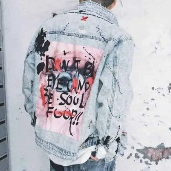 NWOT WAIMEA Graffiti Wall Denim Jacketin Size M